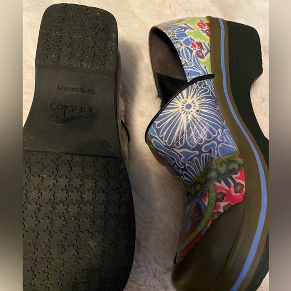 Dansko vegan clogs size 37 gently used - Picture 7 of 8